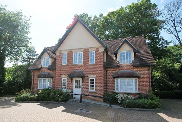 2 Bedroom Flat To Rent In Windmill Close, Stansted, CM24