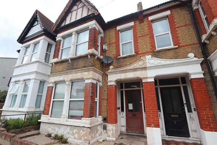 2 Bedroom Flat To Rent In Chancellor Road, Southend-On-Sea, SS1