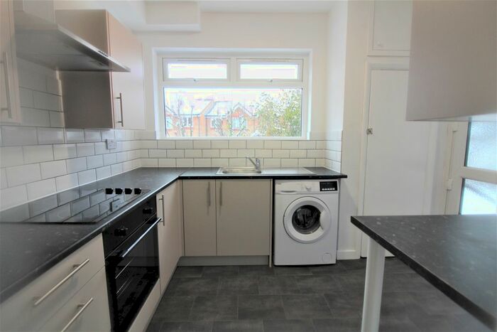 2 Bedroom Flat To Rent In Beresford Gardens, Enfield, EN1