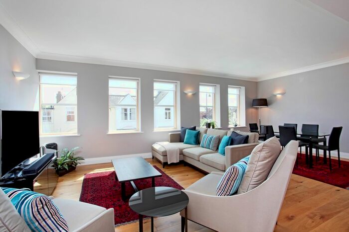 2 Bedroom Flat To Rent In Frances Road, Windsor, SL4