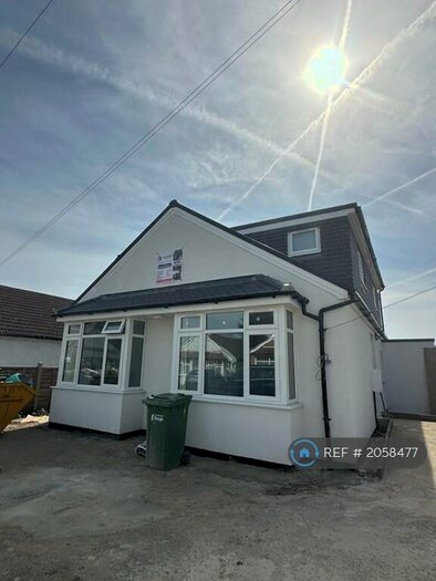 6 Bedroom Detached House To Rent In Iona Crescent, Slough, SL1