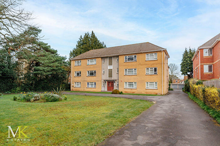 1 Bedroom Flat For Sale In Richmond Park Road, Bournemouth, BH8