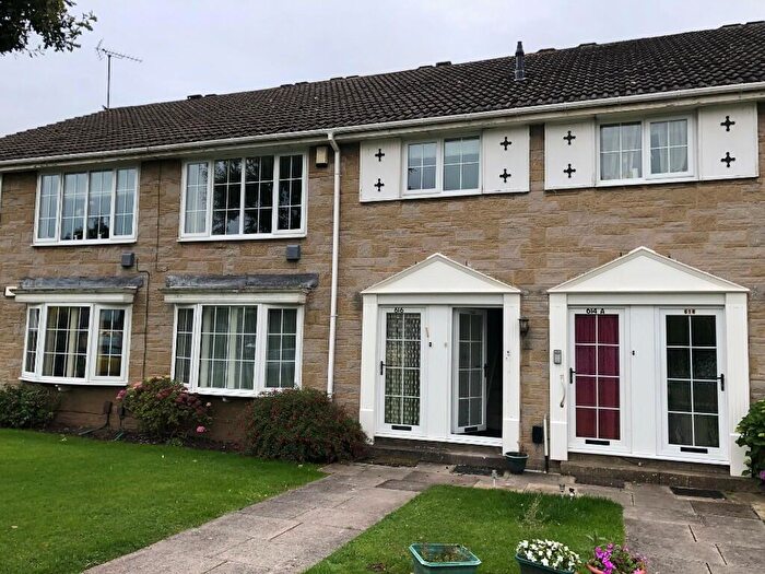 2 Bedroom Apartment To Rent In Stonegate Road, Leeds, West Yorkshire, LS17