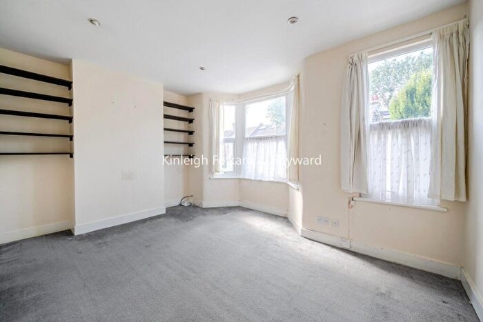 1 Bedroom Terraced House To Rent In New Trinity Road, London, N2