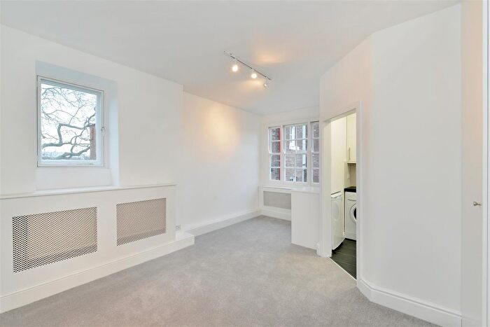 1 Bedroom Flat To Rent In Grove End Road, St John's Wood, NW8