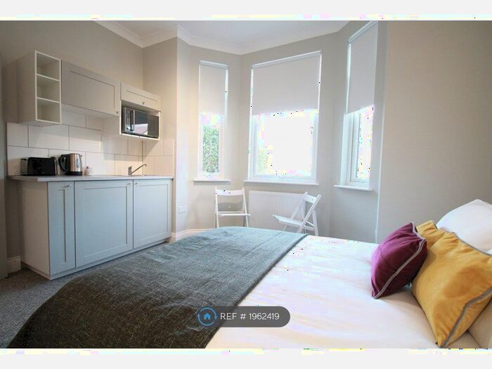 Studio To Rent In Pinner Road, Harrow, HA1