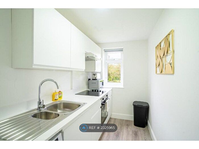 1 Bedroom Flat To Rent In Langland Road, Netherfield, Milton Keynes, MK6