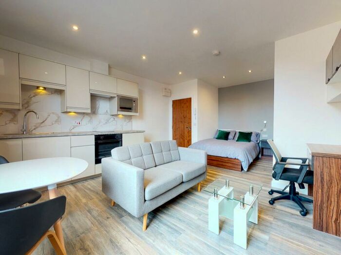 Apartment To Rent In Apt, Hyde Terrace #, LS2