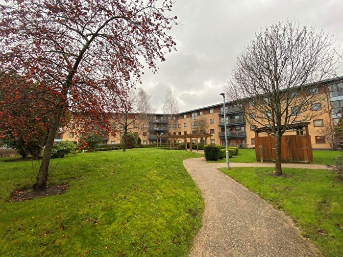 2 Bedroom Apartment For Sale In Commonwealth Drive, Howlands Court, RH10