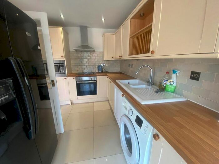 4 Bedroom End Of Terrace House To Rent In Dolphin Road, Northolt, UB5