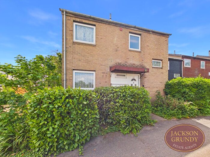 3 Bedroom End Of Terrace House For Sale In North Holme Court, Thorplands, NN3