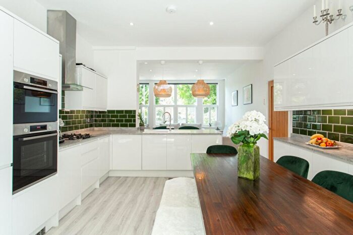 4 Bedroom Terraced House For Sale In Lower Road, River, Kent, CT17