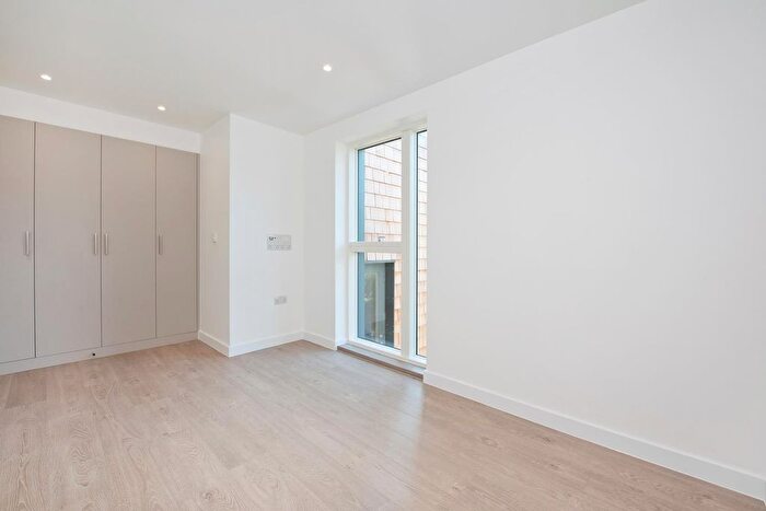 2 Bedroom Flat To Rent In Churchwood Gardens, London, SE23
