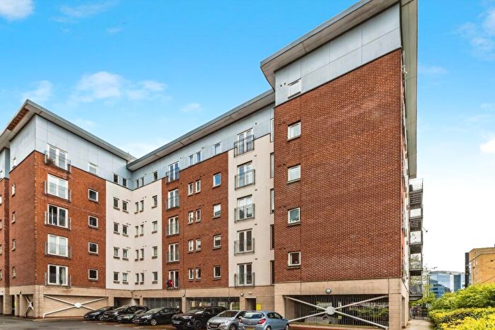 2 Bedroom Apartment For Sale In Elmira Way, Salford, M5