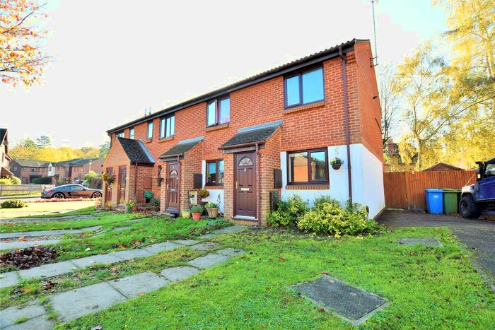 2 Bedroom End Of Terrace House To Rent In Durley Mead, Bracknell, Berkshire, RG12