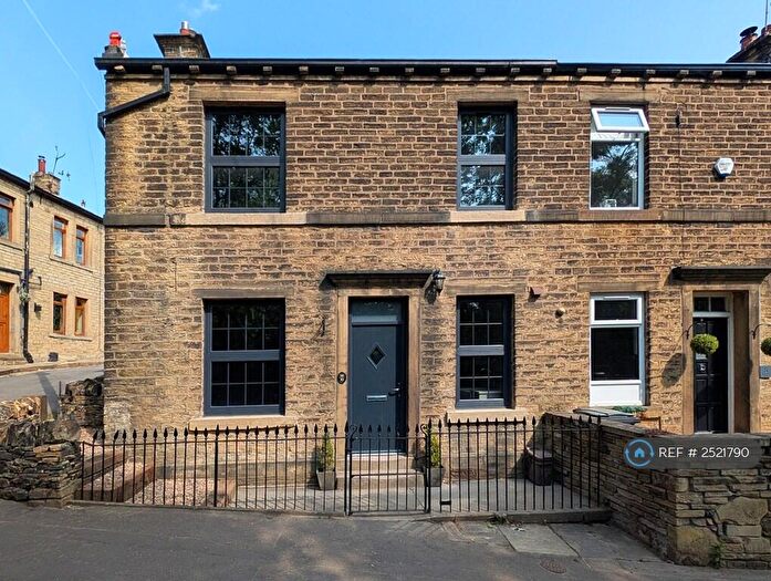 2 Bedroom End Of Terrace House To Rent In Station Road, Holywell Green, Halifax, HX4