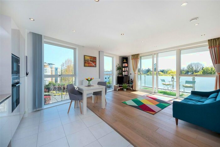 2 Bedroom Flat To Rent In Advent House, Levett Square, TW9