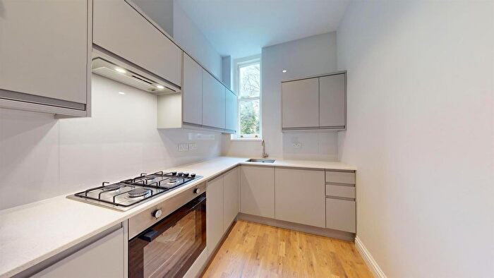 1 Bedroom Flat To Rent In Sinclair Road, London, W14