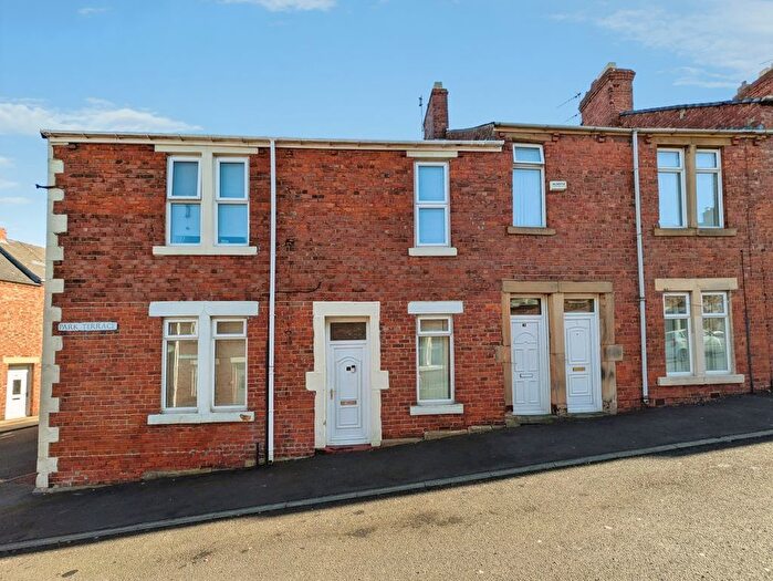 3 Bedroom Flat To Rent In Park Terrace, Swalwell, NE16