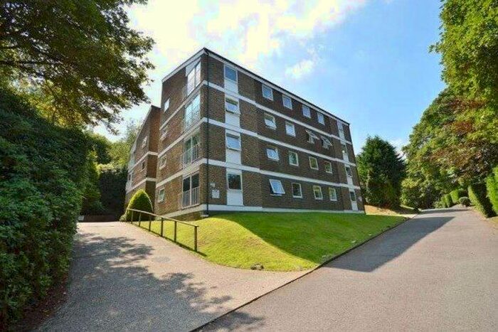 2 Bedroom Flat To Rent In Cedar Court, Haslemere GU27
