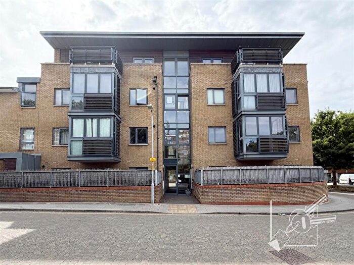 2 Bedroom Flat To Rent In Clarence Row, Gravesend, DA12