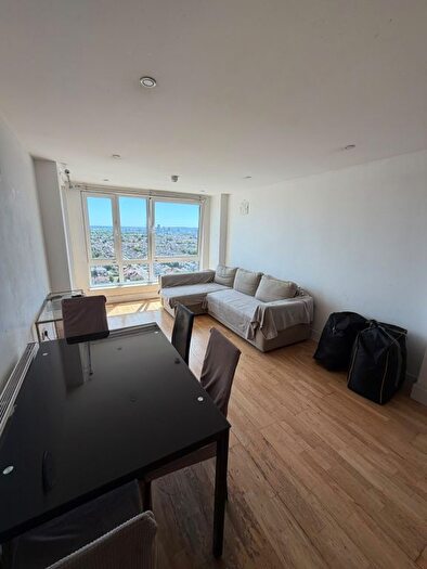 2 Bedroom Flat To Rent In London, IG1