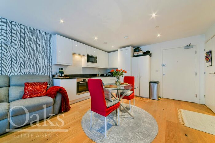 1 Bedroom Flat To Rent In South End, South Croydon, CR0