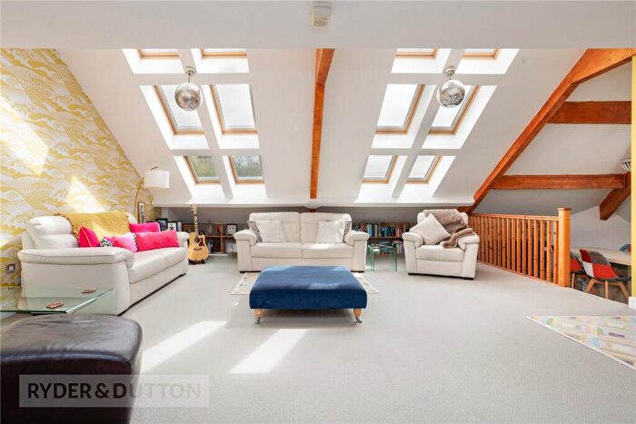 2 Bedroom Apartment For Sale In Mill Street, Uppermill, Saddleworth, OL3
