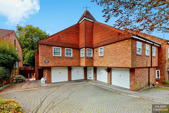 4 Bedroom Mews To Rent In Byron Hill Road, Harrow On The Hill, HA2