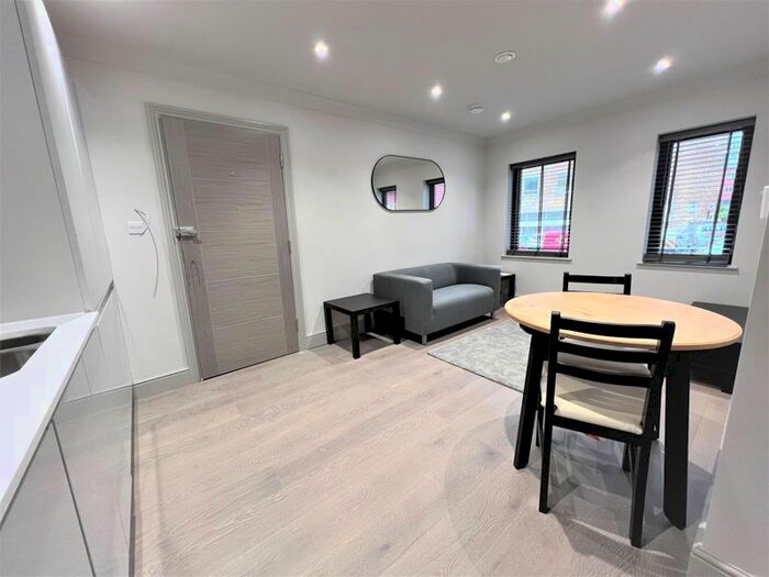 1 Bedroom Flat To Rent In Lower Southend Road, Wickford, SS11