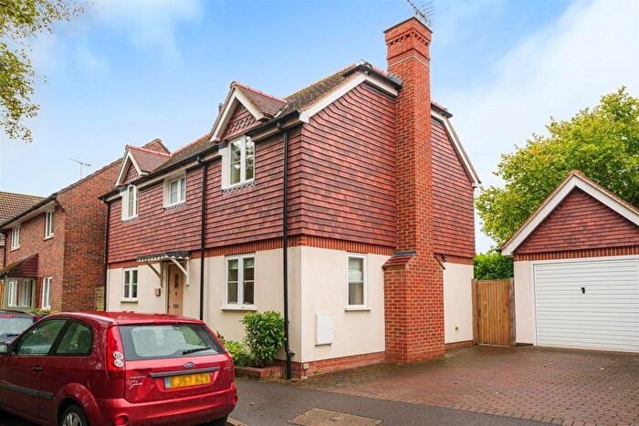 3 Bedroom Detached House To Rent In Windrush Close, Bramley, GU5