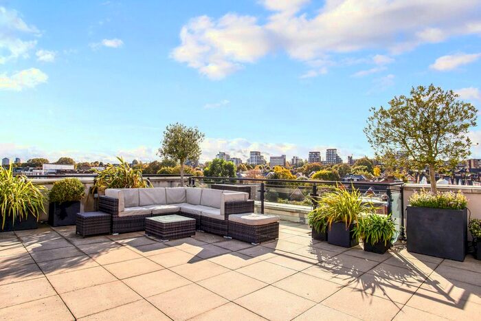 3 Bedroom Flat To Rent In Brewhouse Lane, Putney, London, SW15