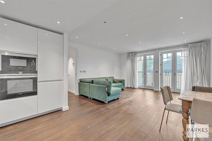 2 Bedroom Flat To Rent In Higham House East, Carnwath Road, London, SW6