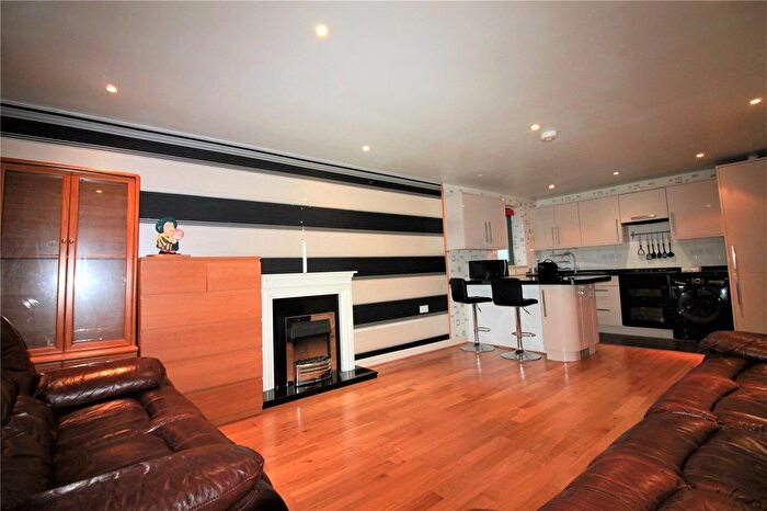 2 Bedroom Flat To Rent In Greenford Road, Greenford, UB6