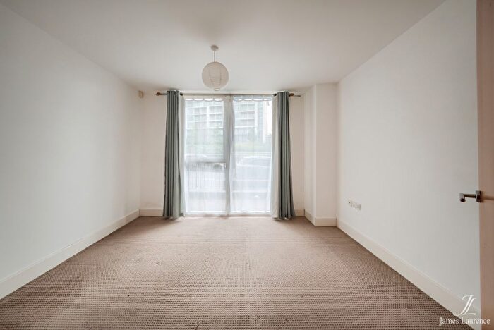 2 Bedroom Flat To Rent In Alfred Knight Way, Park Central, Birmingham City Centre, B15