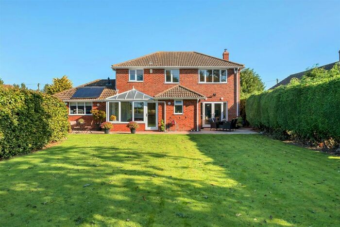 4 Bedroom Detached House For Sale In Main Road, South Reston, LN11