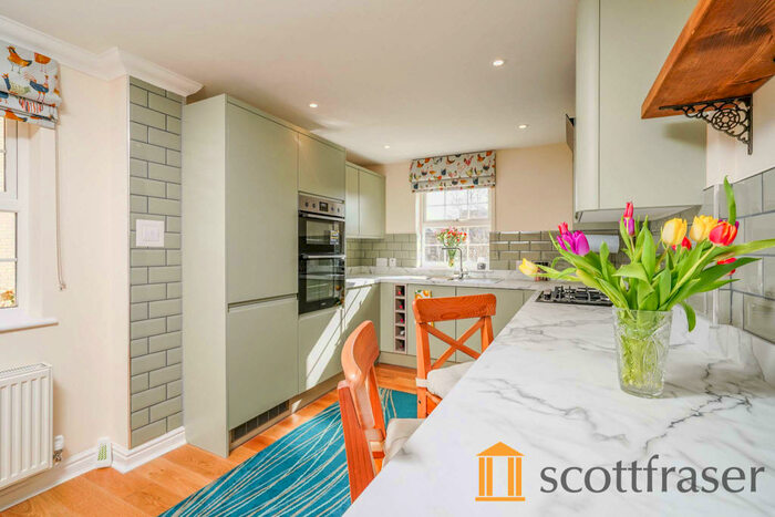 2 Bedroom Property To Rent In Mandelbrote Drive, OX4