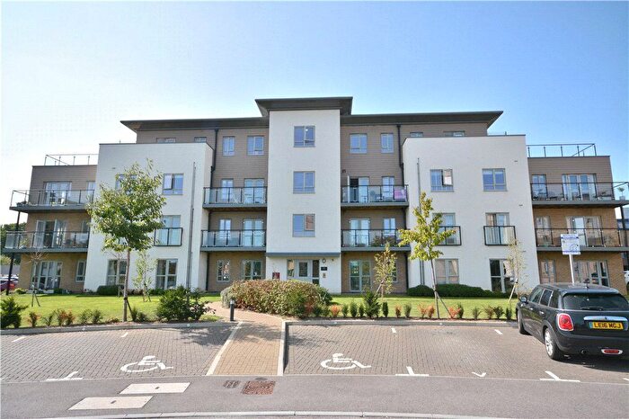 1 Bedroom Flat For Sale In Fleming Place, Bracknell, Berkshire, RG12