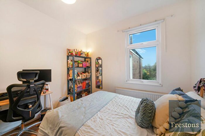 5 Bedroom Detached House To Rent In Cockfosters, London, EN4