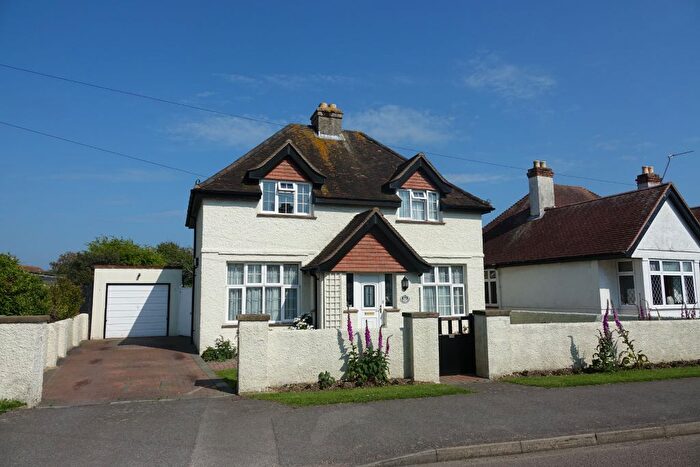 3 Bedroom Detached House For Sale In Grafton Road, Selsey, PO20
