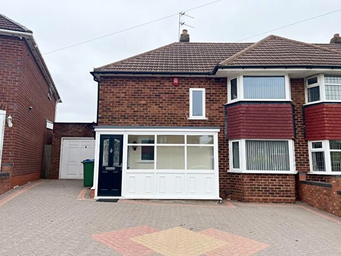 3 Bedroom Semi-Detached House To Rent In Temple Meadows Road, West Bromwich, West Midlands, B71