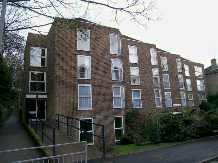 1 Bedroom Flat To Rent In Valley Place, Surbiton, KT6