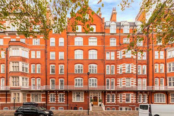 2 Bedroom Apartment To Rent In Bedford Court Mansions, Bedford Avenue, Bloomsbury, London, WC1B