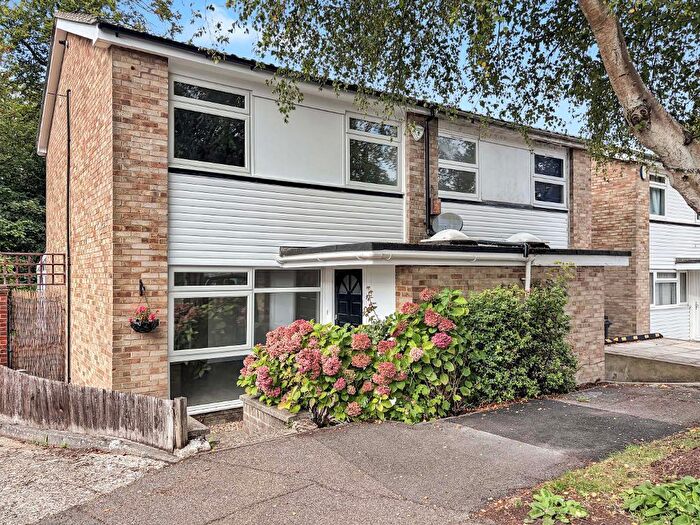 3 Bedroom Semi-Detached House For Sale In Nicola Close, South Croydon, Surrey, CR2