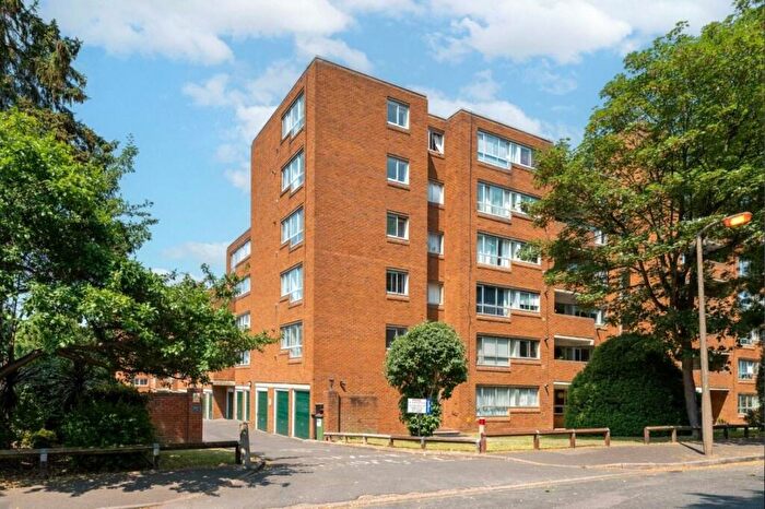 2 Bedroom Apartment To Rent In Grove Road, Sutton, SM1