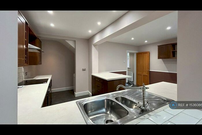 3 Bedroom Semi-Detached House To Rent In St. Davids Terrace, Saltney Ferry, Chester, CH4