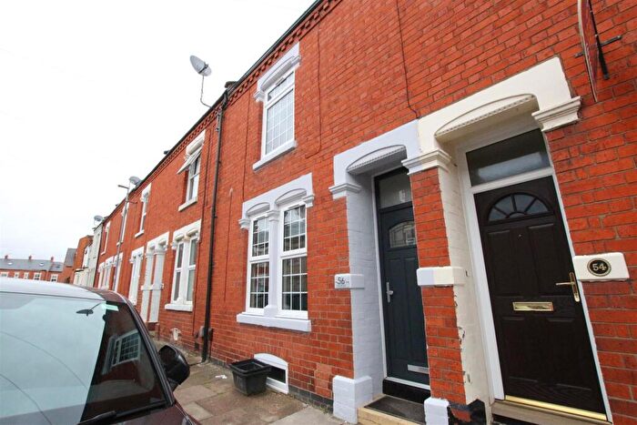 4 Bedroom House To Rent In Allen Road, Northampton, NN1
