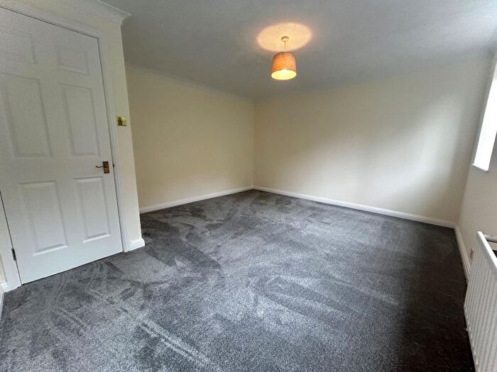 2 Bedroom Flat To Rent In Kirk Rise, Sutton, SM1