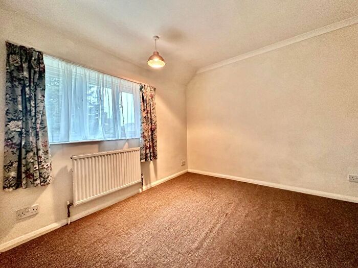 3 Bedroom End Of Terrace House For Sale In Bridgwater Close, Romford, RM3