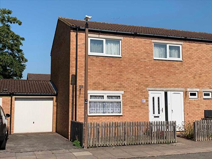 3 Bedroom End Of Terrace House For Sale In Dunvedin Place, Hodge Lea, Milton Keynes, MK12